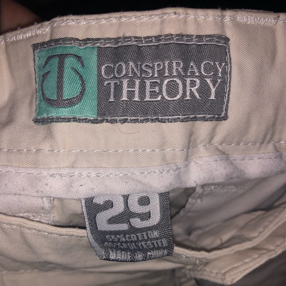 Bermuda Shorts - Picture 3 of 3